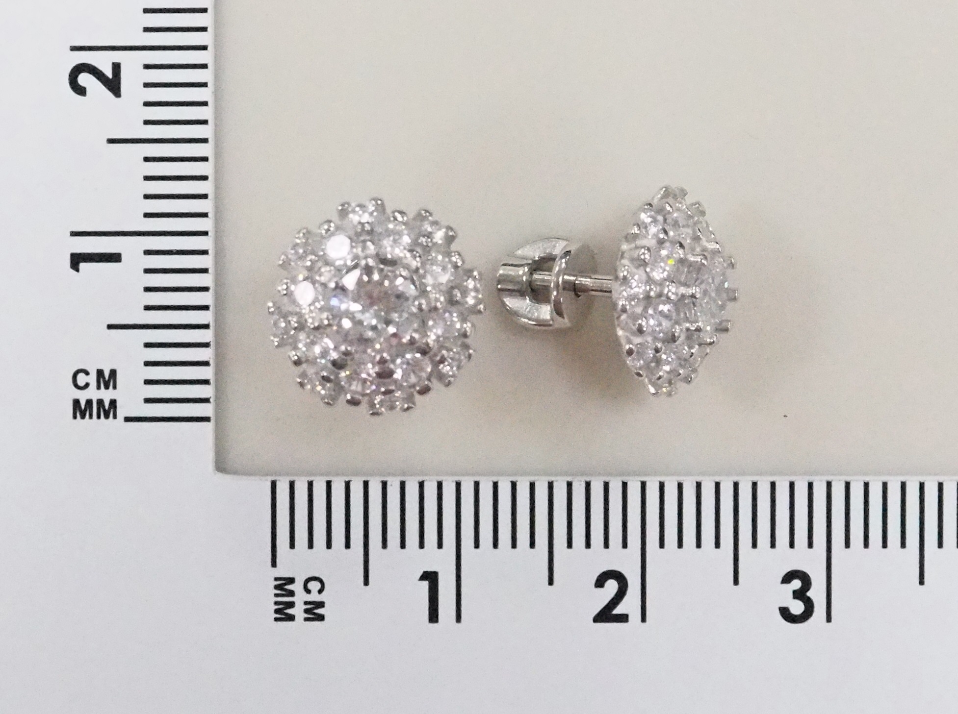 Серебряные серьги-пусеты 925 пробы; вставки 34 Фианит бесцв.;